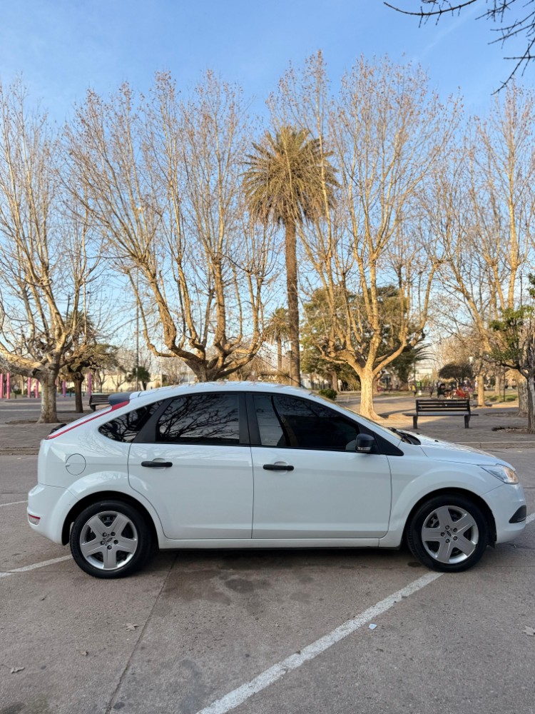 Ford FOCUS 1.6 — foto 2
